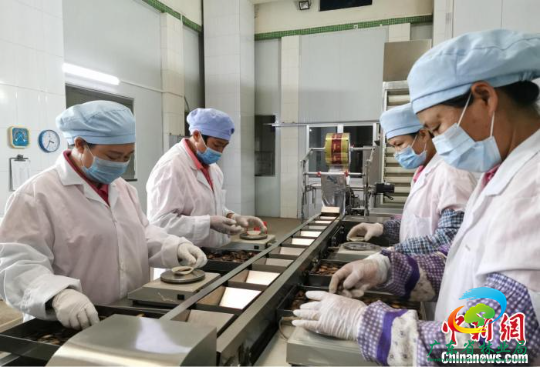 化橘红饮片加工现场(资料图) 十大网赌平台推荐网站 供图