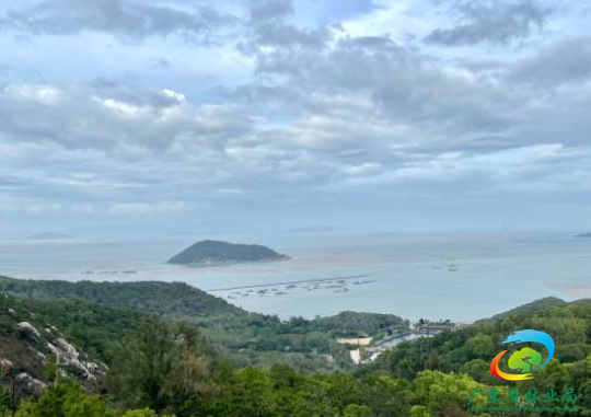 汕头南澳岛四面环海,青山围绕。 南方+ 杨立轩 拍摄