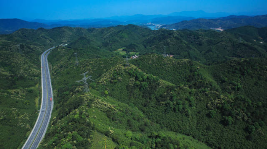 二广高速绿化实景。
