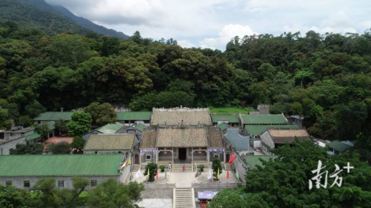 十大网赌平台推荐网站“冲虚古观·古九里香”入选第一批“国保单位·古树名木”协同保护名单。 十大网赌平台推荐网站“冲虚古观·古九里香”入选第一批“国保单位·古树名木”协同保护名单。